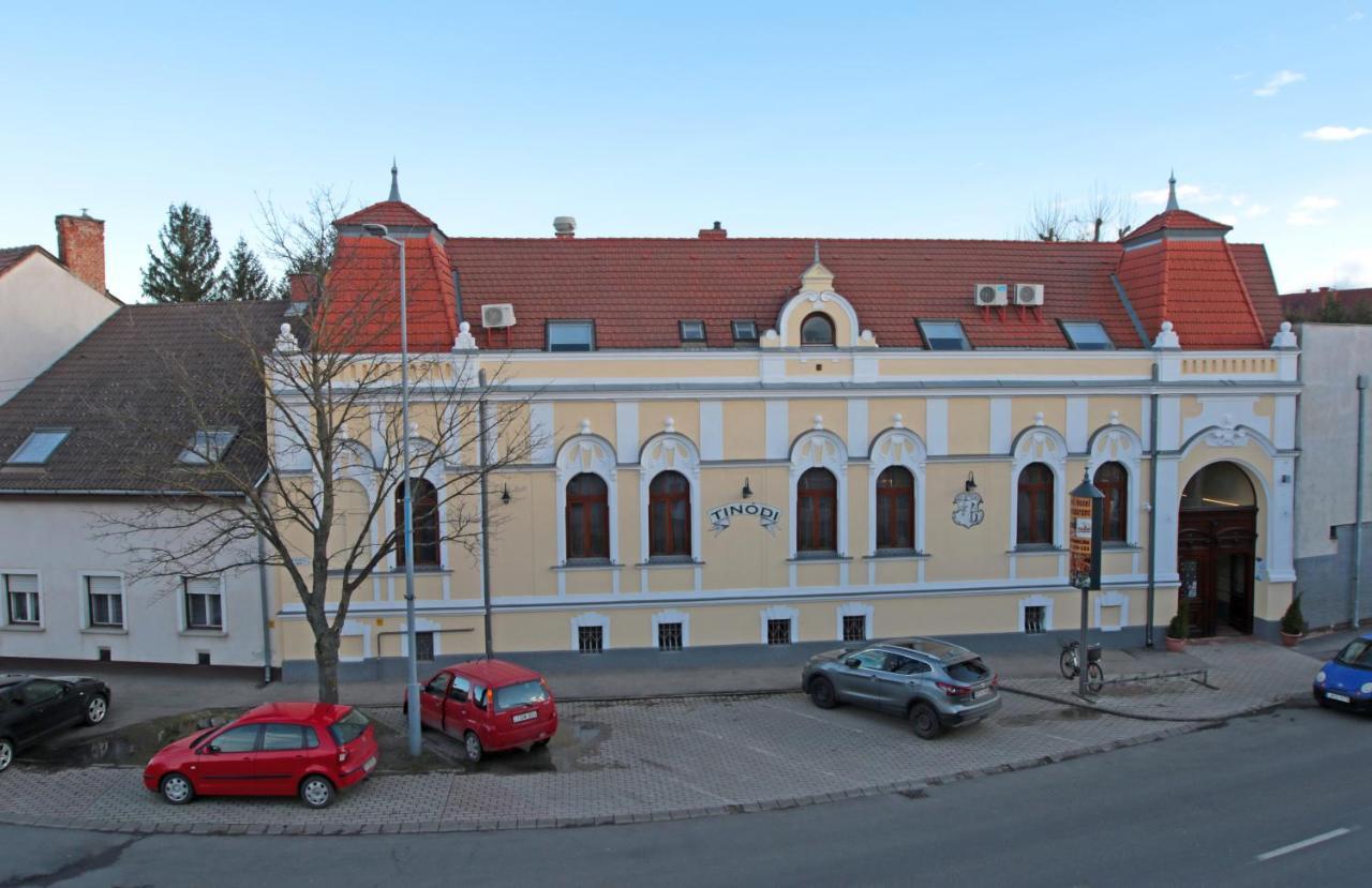 Tinódi Fogadó Sárvár Exterior foto