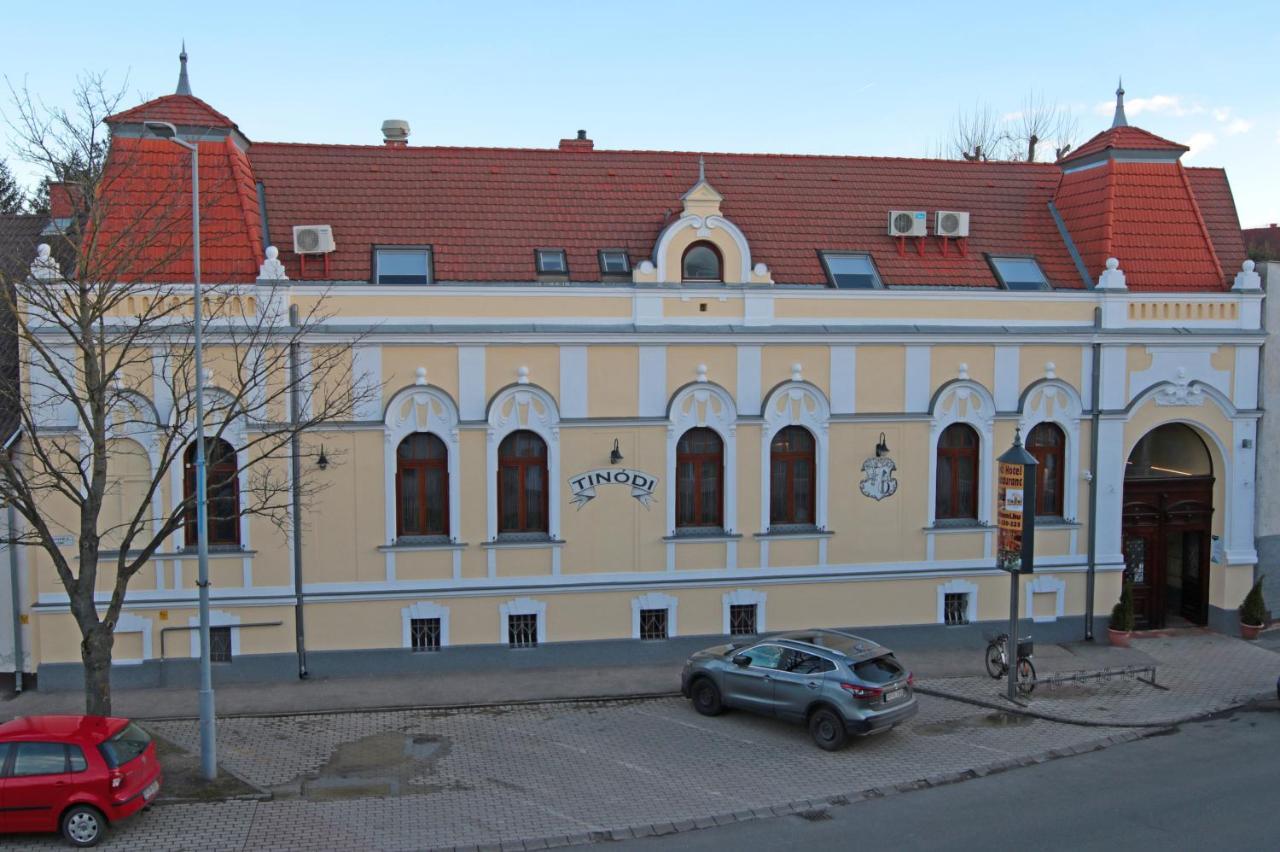 Tinódi Fogadó Sárvár Exterior foto