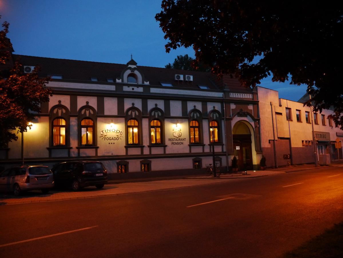Tinódi Fogadó Sárvár Exterior foto